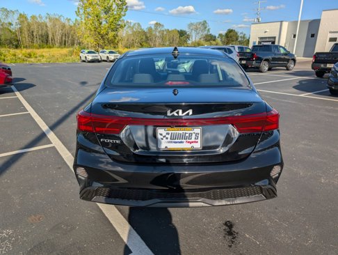 Used 2024 Kia Forte LXS image 5