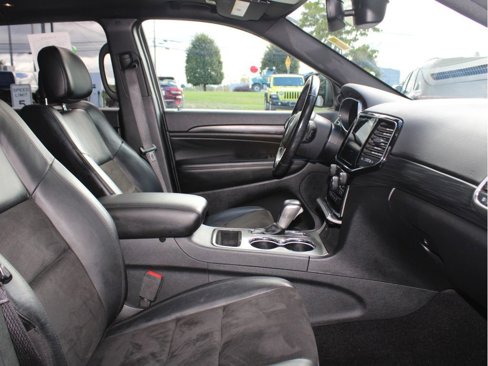 Certified 2020 Jeep Grand Cherokee Altitude image 31