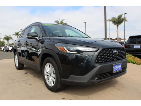 Used 2022 Toyota Corolla Cross LE image 3