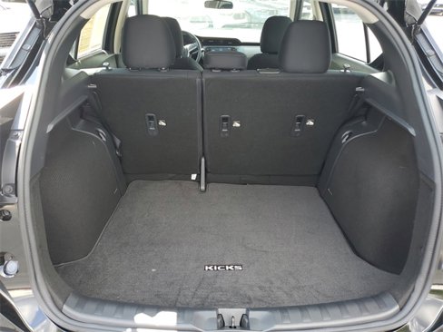Used 2024 Nissan Kicks SV image 9
