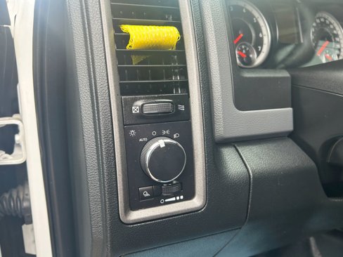 Used 2016 RAM 2500 Tradesman w/ Chrome Appearance Group image 15