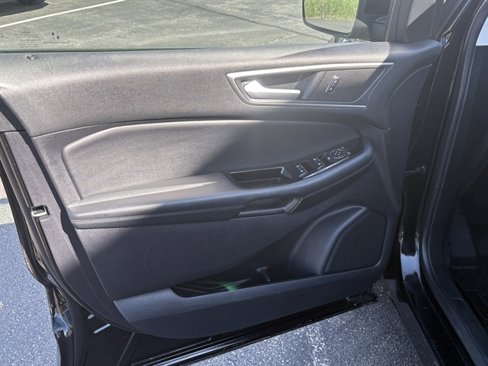 Used 2020 Ford Edge SEL image 21