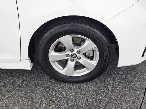 Used 2020 Toyota Sienna LE image 9