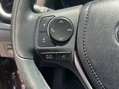 Used 2018 Toyota RAV4 LE image 15