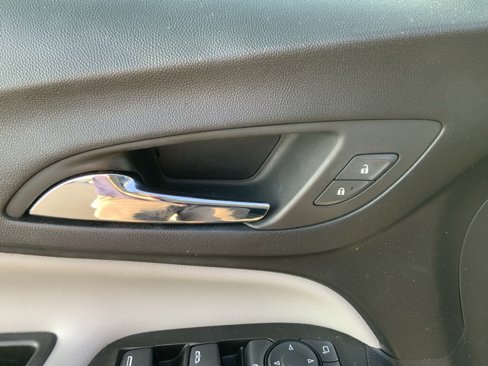 Used 2022 Chevrolet Equinox LS w/ LS Convenience Package image 21