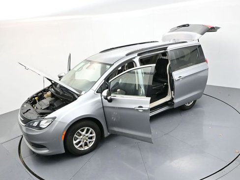 Used 2020 Chrysler Voyager Lxi image 44