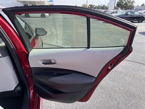 Used 2022 Toyota Corolla LE image 12