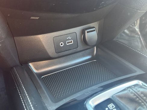 Used 2018 Nissan Rogue SL w/ Premium Package image 26
