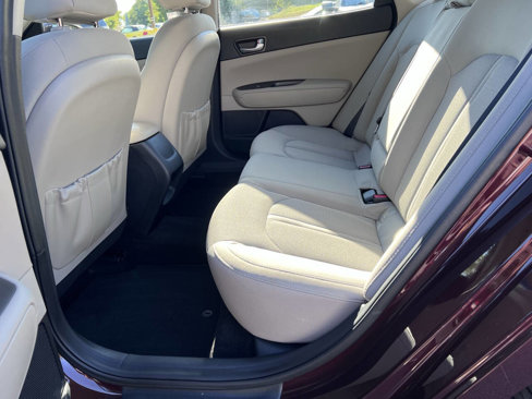 Used 2018 Kia Optima LX w/ 17" Alloy Wheels Package image 24