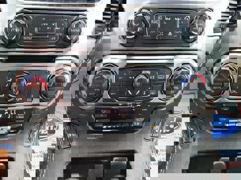 Used 2018 Chevrolet Tahoe LT w/ LT Signature Package image 29