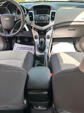 Used 2013 Chevrolet Cruze LS image 31