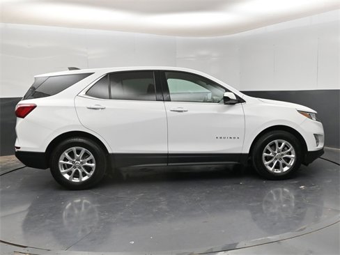 Used 2020 Chevrolet Equinox LT image 2