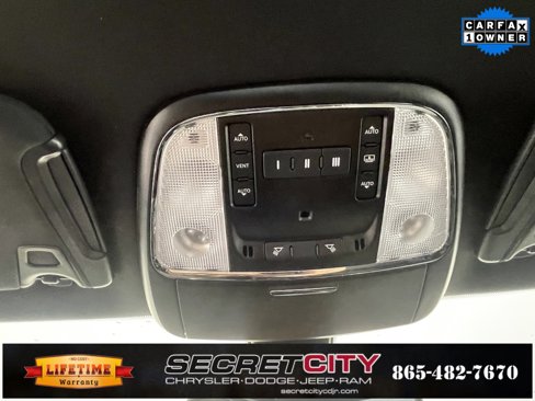 Used 2023 Chrysler 300 S image 28