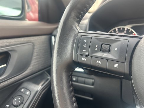 Used 2021 Nissan Rogue SV image 21