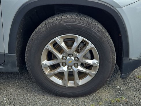 Used 2020 Chevrolet Traverse LT w/ Driver Confidence II Package image 10