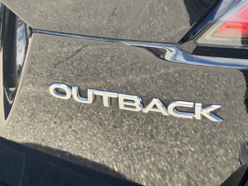 Used 2020 Subaru Outback Limited image 25
