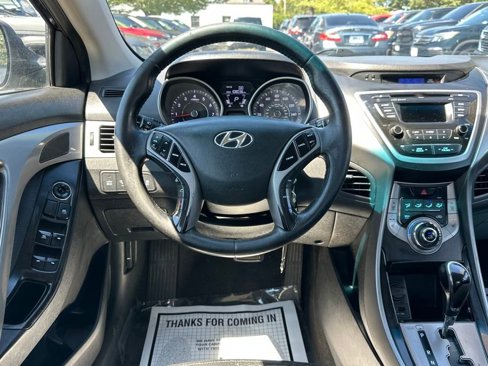 Used 2013 Hyundai Elantra Limited image 18