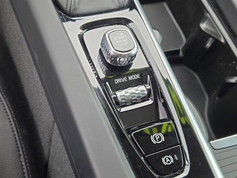 Used 2020 Volvo S60 T5 Momentum image 21