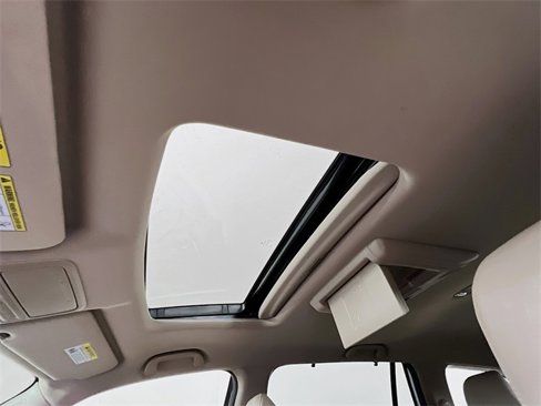Used 2016 Honda Pilot Touring image 23