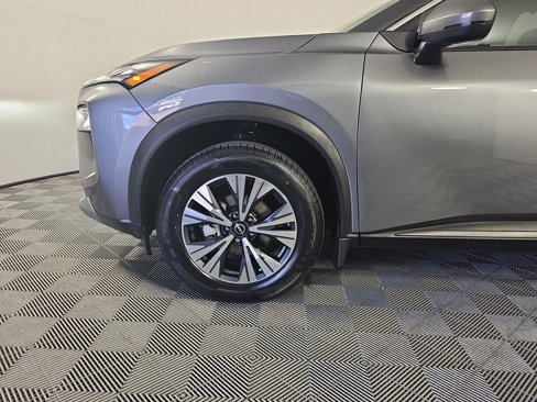 Used 2023 Nissan Rogue SV w/ SV Premium Package image 11