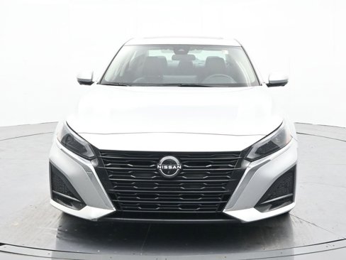 Used 2023 Nissan Altima 2.5 SL image 2
