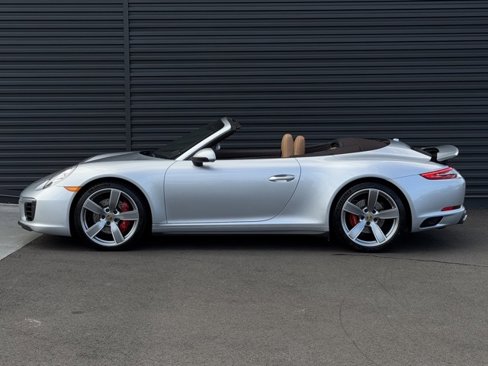 Certified 2018 Porsche 911 Carrera 4S image 2
