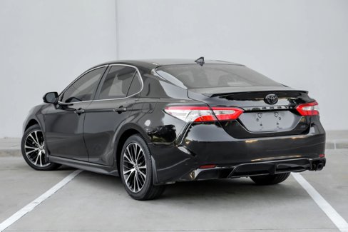 Used 2020 Toyota Camry SE image 7