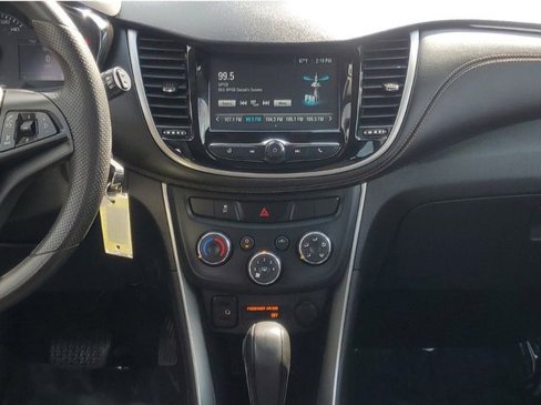 Used 2017 Chevrolet Trax LS image 25