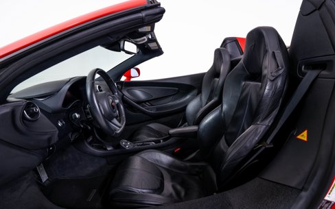 Used 2018 McLaren 570S Spider image 20