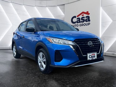 Certified 2025 Nissan Kicks Play S image 1