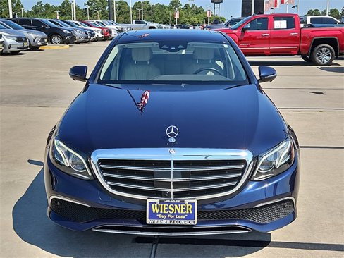Used 2017 Mercedes-Benz E 300 4MATIC w/ Premium 3 Package image 7