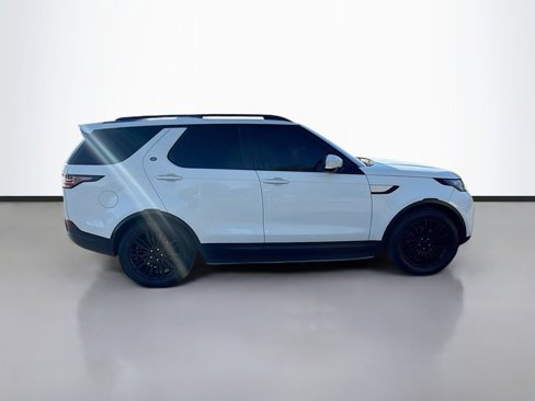 Used 2019 Land Rover Discovery HSE Luxury image 4