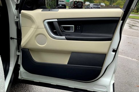 Used 2018 Land Rover Discovery Sport HSE Luxury image 21