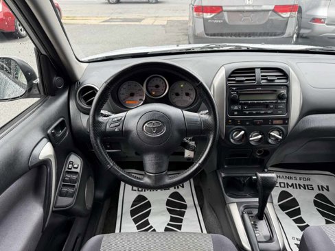 Used 2005 Toyota RAV4 4WD image 14