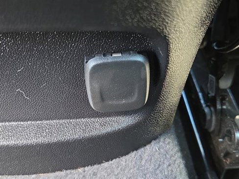 Used 2019 Chevrolet Malibu Hybrid w/ Leather Package image 28