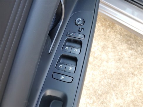 New 2025 Hyundai Elantra Sport image 16