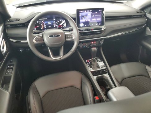 Used 2025 Jeep Compass Latitude w/ Altitude Special Edition image 15