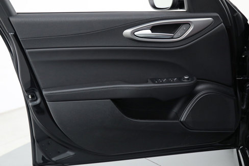 New 2025 Alfa Romeo Giulia w/ Veloce Package Rwd image 15