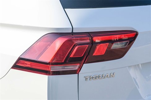 Used 2021 Volkswagen Tiguan S image 8