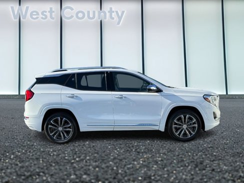 Used 2019 GMC Terrain Denali w/ Advanced Safety Package image 2