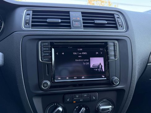 Used 2016 Volkswagen Jetta SE image 21