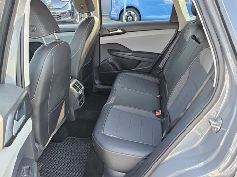 Used 2022 Volkswagen Taos SE w/ IQ.Drive SE Package image 6