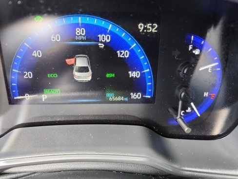 Used 2021 Toyota Corolla LE image 26