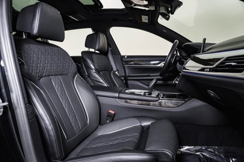 Used 2022 BMW 750i xDrive w/ Executive Package image 16