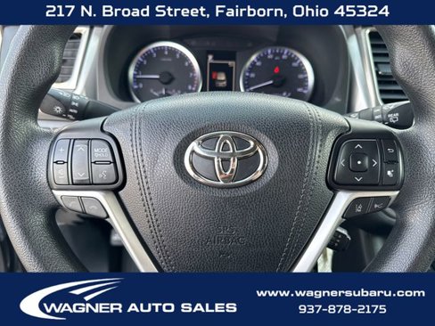 Used 2018 Toyota Highlander LE image 18