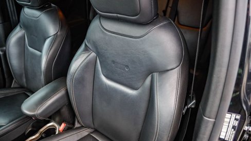 Used 2016 Jeep Renegade Limited image 25