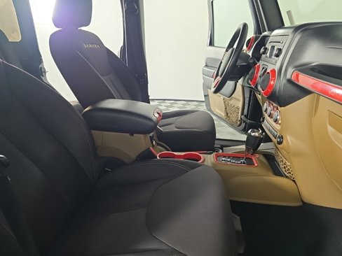 Used 2013 Jeep Wrangler Unlimited Sahara w/ Connectivity Group image 31