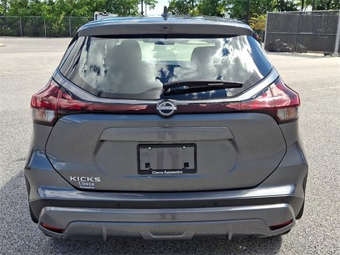 Used 2024 Nissan Kicks S image 9