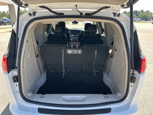 Used 2021 Chrysler Voyager Lxi image 42