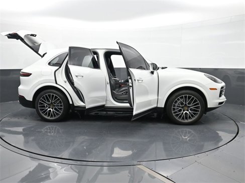 Certified 2021 Porsche Cayenne image 36